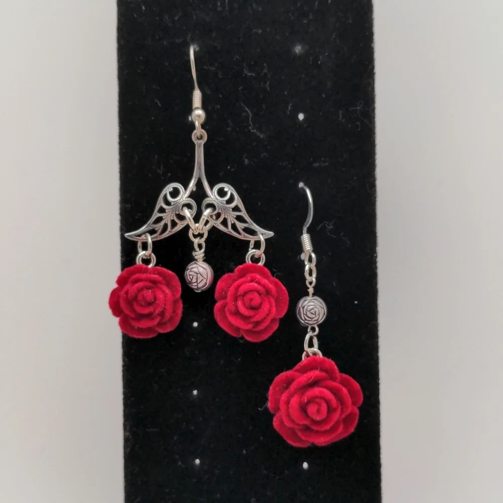 381MIDALANE Assymmetrical Flocked Red Rose Earrings